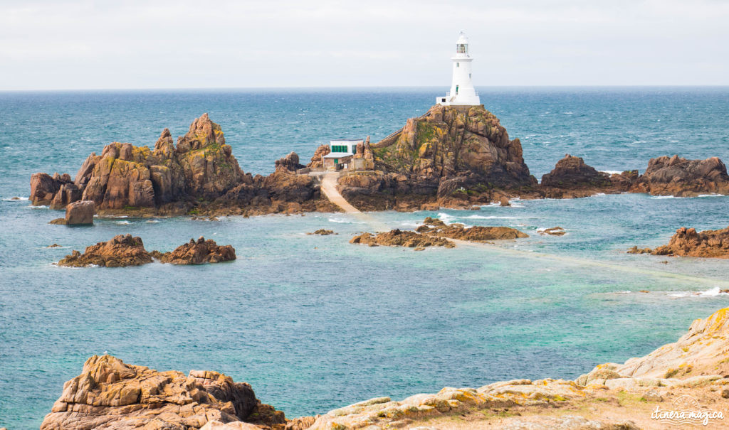 Tout recommencer à Jersey ? Virée insulaire sur les traces de Victor Hugo, dans la ravissante île anglo-normande fleurie.