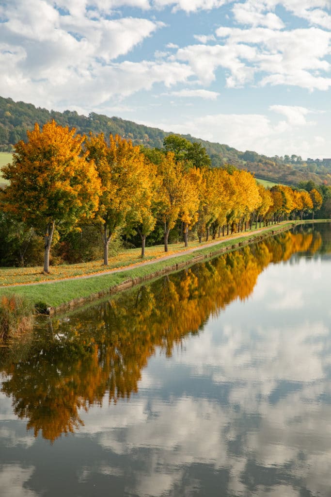 Découvrez la Bourgogne en automne : la roche de Solutré, Fontenay, Vézelay, Bussy-Rabutin, Châteauneuf en Auxois. Bonnes adresses en Bourgogne