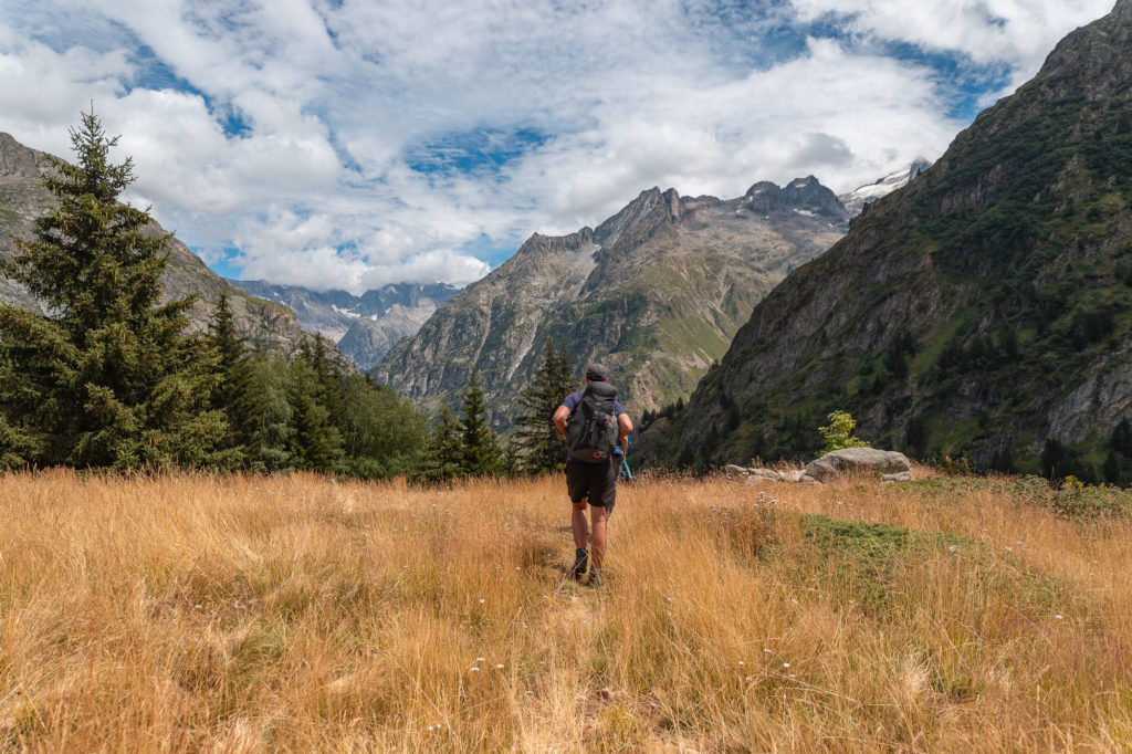 Envie d'un trek en itinérance dans le parc national des Ecrins ? Voici le tour gourmand en Oisans, merveilleuse rando sur 4 jours autour du Vénéon.