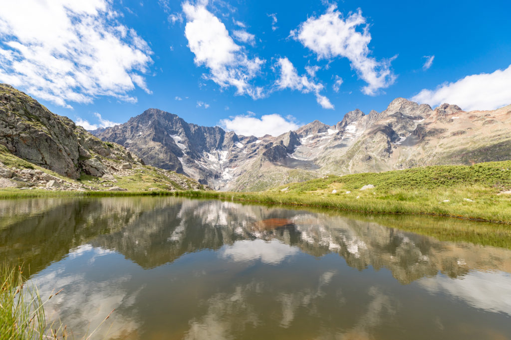Envie d'un trek en itinérance dans le parc national des Ecrins ? Voici le tour gourmand en Oisans, merveilleuse rando sur 4 jours autour du Vénéon.