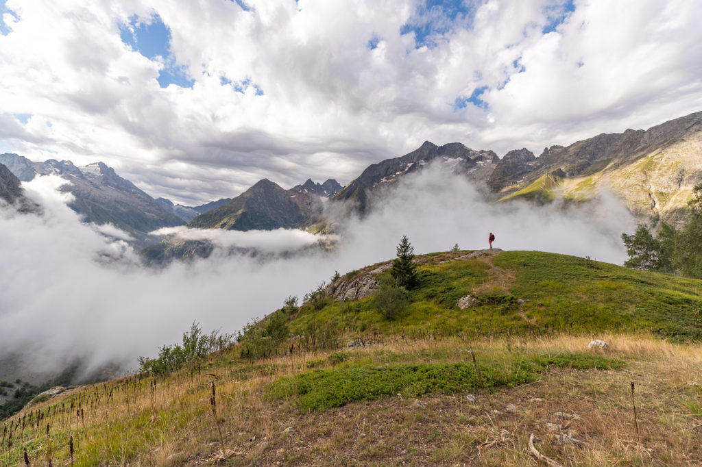 Envie d'un trek en itinérance dans le parc national des Ecrins ? Voici le tour gourmand en Oisans, merveilleuse rando sur 4 jours autour du Vénéon.