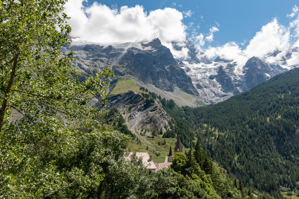 Le village de La Grave, au pied de la Meije