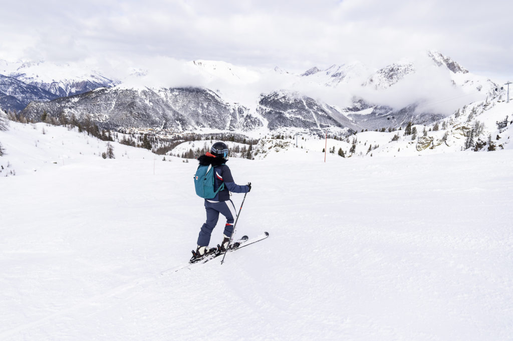 Skier à Montgenèvre dans les Alpes du Sud : astuces et bonnes adresses entre France et Italie.
