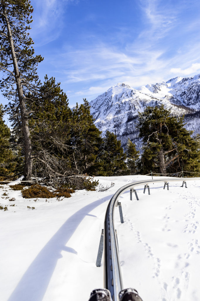 Skier à Montgenèvre dans les Alpes du Sud : astuces et bonnes adresses entre France et Italie.