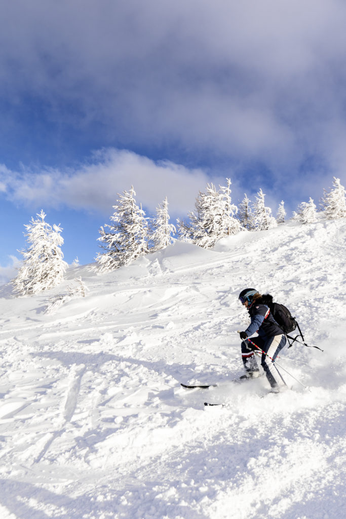 Skier à Risoul 1850 sur le domaine de la Forêt blanche lors d'un séjour à l'hôtel le 1850