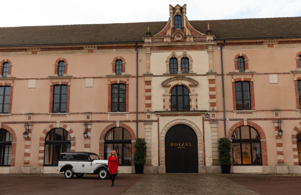 Visiter la Champagne entre automne et Noël : l'allée du champagne à Epernay, les maisons de champagne, Hautvillers, le marché de Noël de Reims, bonnes adresses à Reims...