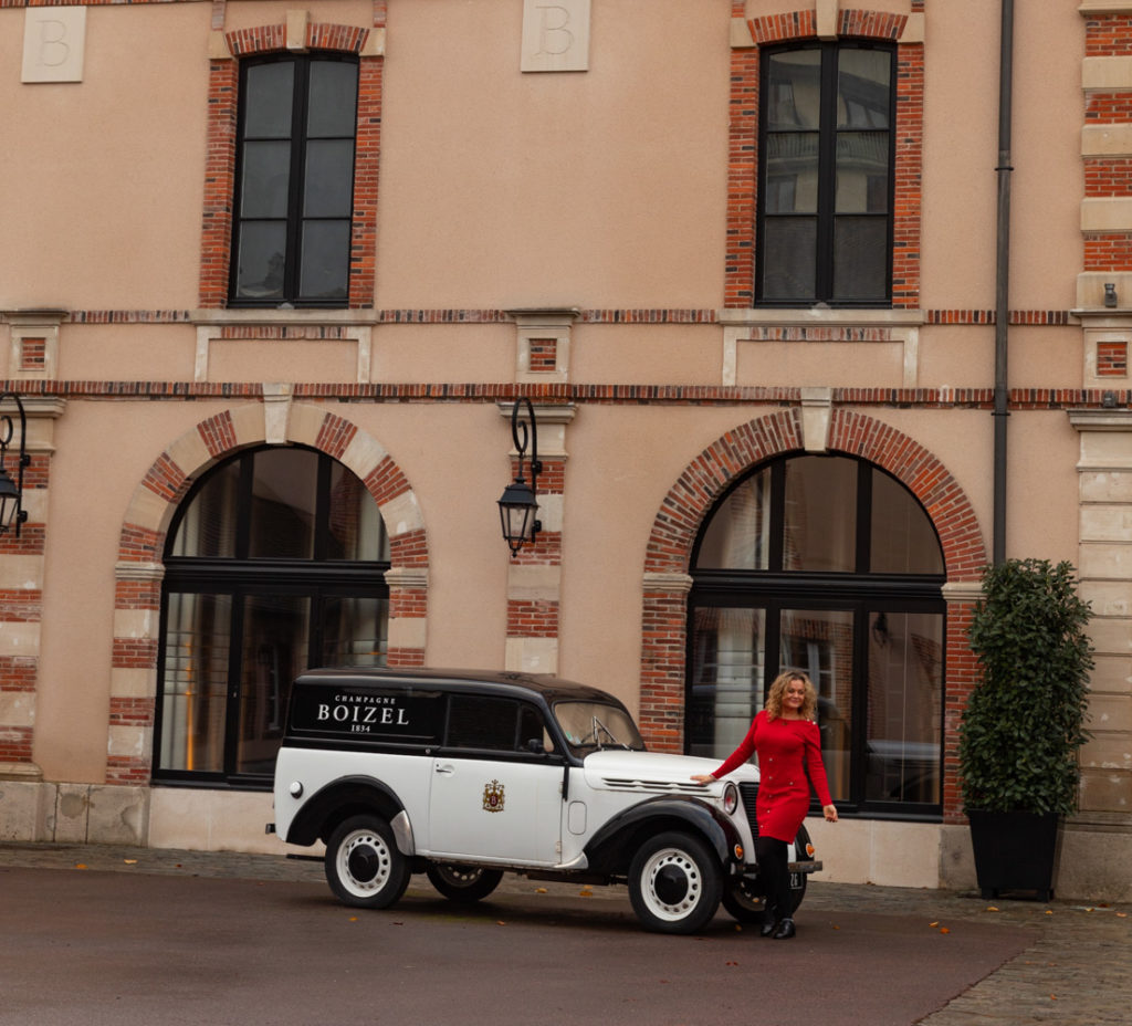 Visiter la Champagne entre automne et Noël : l'allée du champagne à Epernay, les maisons de champagne, Hautvillers, le marché de Noël de Reims, bonnes adresses à Reims...